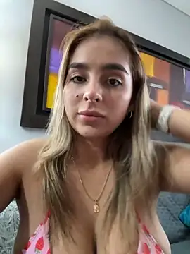 oriana zoeee online show from December 1, 9:48 pm