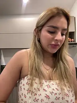 oriana zoeee online show from January 7, 12:03 am