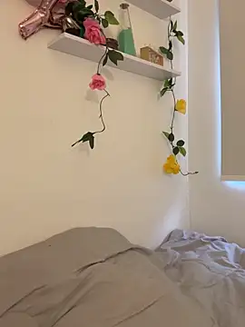 oriana zoeee online show from December 1, 10:15 pm