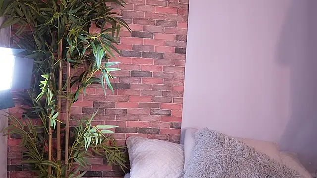 Snapshot of Lucy_fit chatting on January 30, 9:47 am Lucy fit online show from January 30, 9:47 am