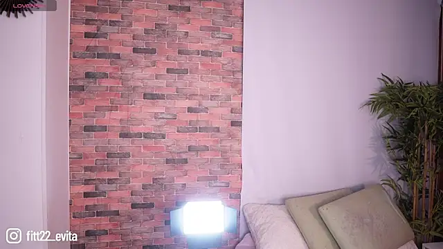 Snapshot of Lucy_fit chatting on March 21, 9:12 am Lucy fit online show from March 21, 9:12 am