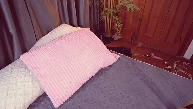 Snapshot of Lucy_fit chatting on September 22, 9:44 am Lucy fit online show from September 22, 9:44 am