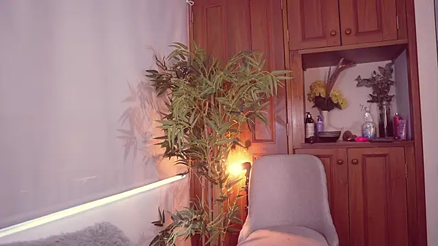 Snapshot of Lucy_fit chatting on October 16, 11:11 am Lucy fit online show from October 16, 11:11 am