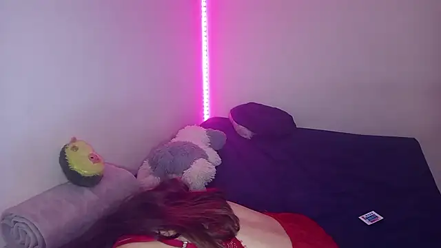 Snapshot of sweet_little232 chatting on November 21, 9:52 am sweet little232 online show from November 21, 9:52 am