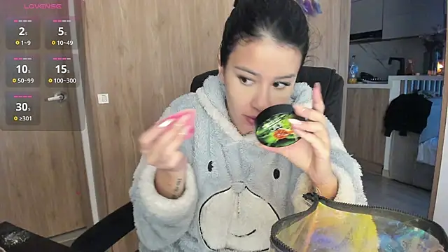 Snapshot of keyn_laurent_1 chatting on December 31, 11:09 am keyn laurent 1 online show from December 31, 11:09 am