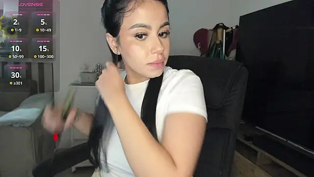 Snapshot of keyn_laurent_1 chatting on January 8, 11:52 pm keyn laurent 1 online show from January 8, 11:52 pm