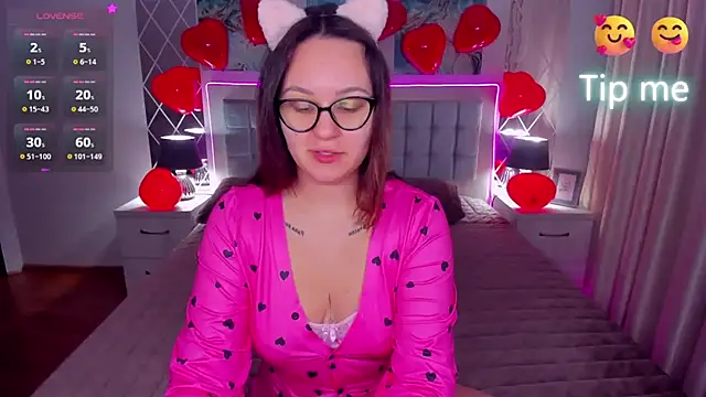 EsterLogan online show from February 14, 5:30 am