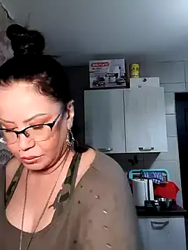 x  KHALEESI  x online show from January 6, 9:00 pm