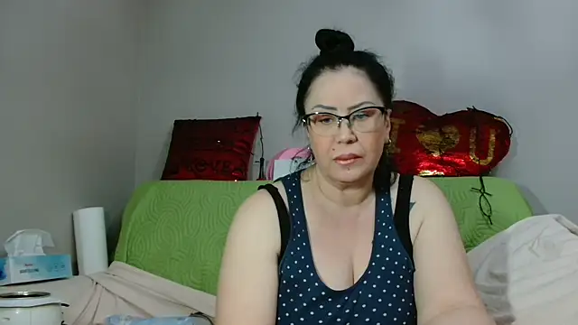 x  KHALEESI  x online show from January 25, 9:04 pm