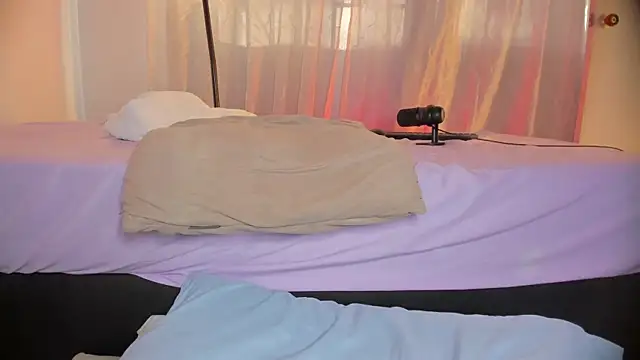 hot booty  online show from January 14, 9:41 pm