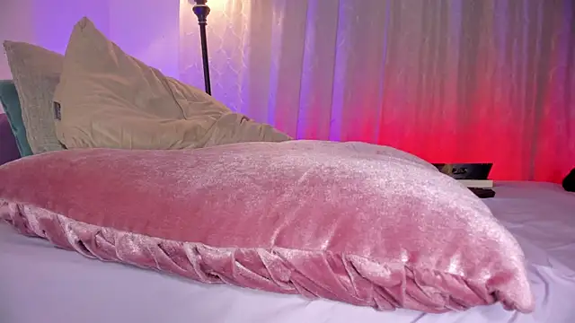 hot booty  online show from March 7, 2:25 am