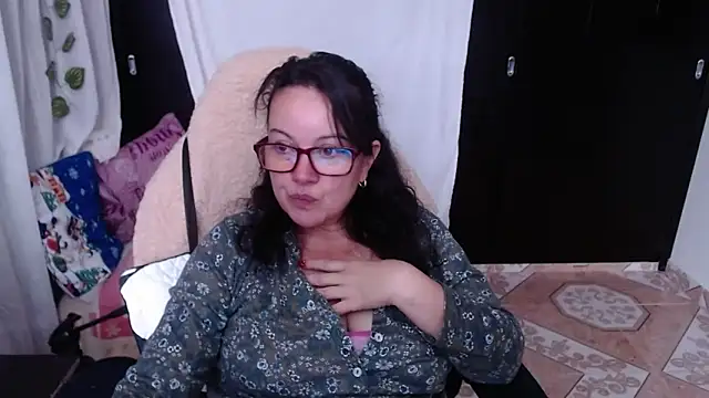 Snapshot of Sonialorens_ chatting on December 18, 5:31 pm Sonialorens online show from December 18, 5:31 pm