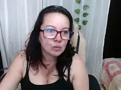 Snapshot of Sonialorens_ chatting on December 28, 7:54 pm Sonialorens online show from December 28, 7:54 pm