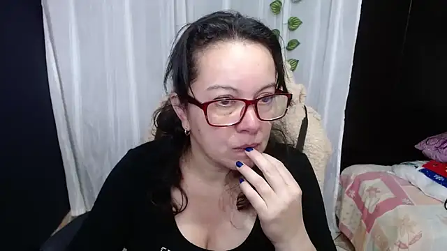 Snapshot of Sonialorens_ chatting on December 30, 1:25 pm Sonialorens online show from December 30, 1:25 pm