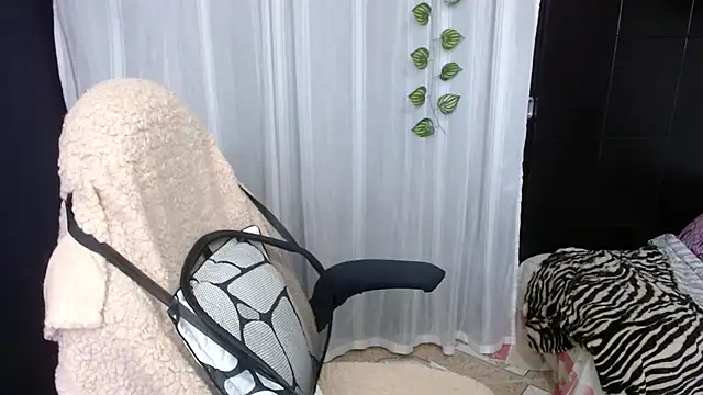 Snapshot of Sonialorens_ chatting on January 16, 3:46 pm Sonialorens online show from January 16, 3:46 pm