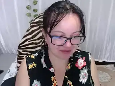Snapshot of Sonialorens_ chatting on February 6, 2:26 pm Sonialorens online show from February 6, 2:26 pm