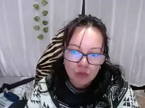 Snapshot of Sonialorens_ chatting on February 7, 2:37 pm Sonialorens online show from February 7, 2:37 pm
