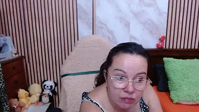 Snapshot of Sonialorens_ chatting on October 13, 11:16 pm Sonialorens online show from October 13, 11:16 pm