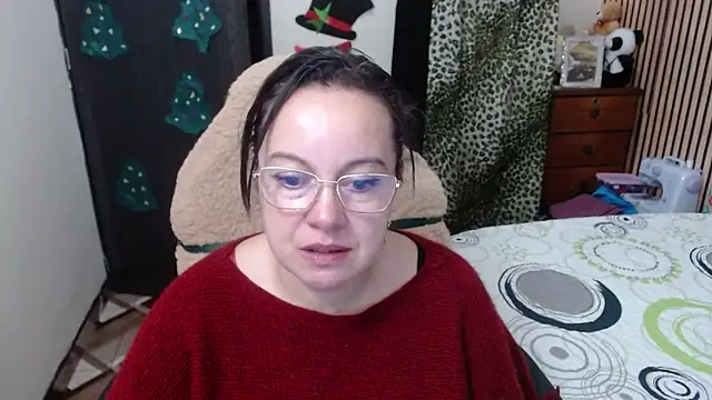 Snapshot of Sonialorens_ chatting on December 15, 12:15 am Sonialorens online show from December 15, 12:15 am