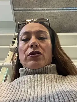 Snapshot of angelitasexy81 chatting on February 6, 2:48 pm angelitasexy81 online show from February 6, 2:48 pm