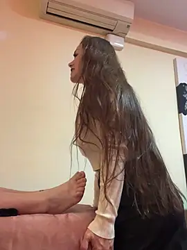 Snapshot of angelitasexy81 chatting on February 13, 10:34 am angelitasexy81 online show from February 13, 10:34 am