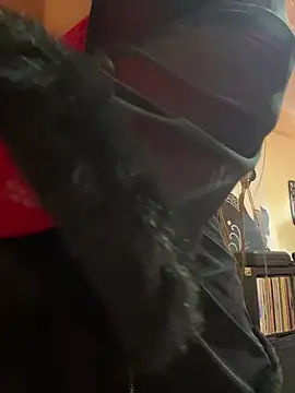 Snapshot of angelitasexy81 chatting on February 14, 10:49 am angelitasexy81 online show from February 14, 10:49 am