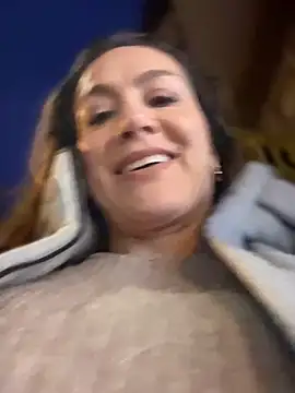 Snapshot of angelitasexy81 chatting on November 25, 5:02 pm angelitasexy81 online show from November 25, 5:02 pm