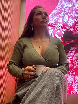 Snapshot of angelitasexy81 chatting on December 14, 6:01 pm angelitasexy81 online show from December 14, 6:01 pm