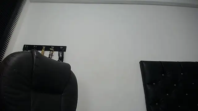 alejandraluxt online show from January 31, 8:43 am