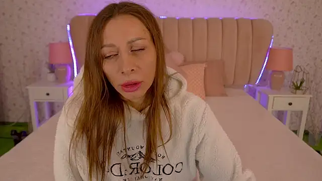 MirandaHobbs online show from February 12, 11:40 am