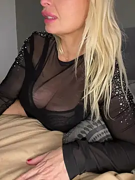 Lisavontease online show from December 29, 1:02 am