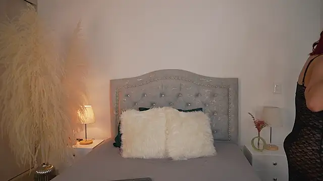 LaraBaker online show from October 3, 1:19 pm