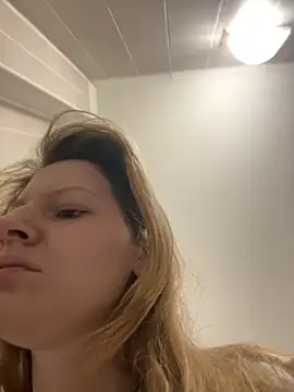 MaryHiggins online show from November 16, 9:59 am