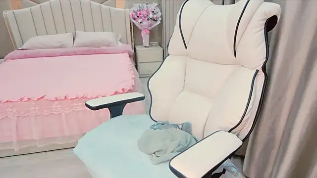 Girl  Funny online show from January 15, 2:24 pm