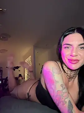 LexiCoco online show from December 8, 6:22 am