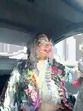 LexiCoco online show from March 5, 4:13 pm