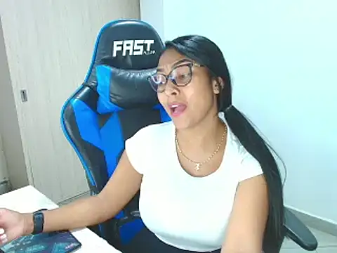 sophiax-x online show from January 29, 12:01 am