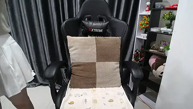 Yuki-yio online show from March 13, 1:21 am