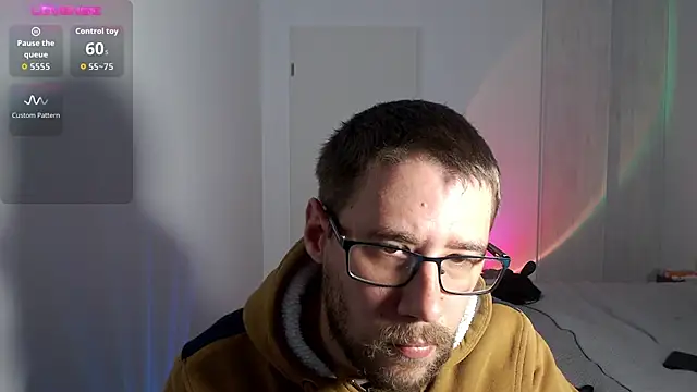 Thomas Mrd online show from October 8, 8:45 am