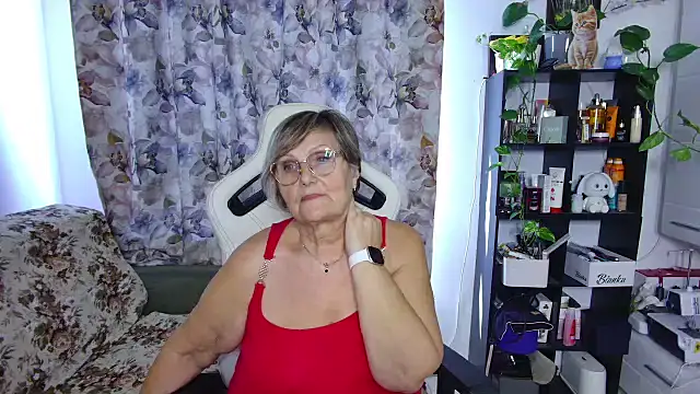 Snapshot of Selenna57 chatting on January 4, 9:43 am Selenna57 online show from January 4, 9:43 am