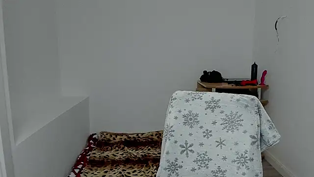 Snapshot of sexxymuscles4u chatting on December 12, 9:40 am sexxymuscles4u online show from December 12, 9:40 am