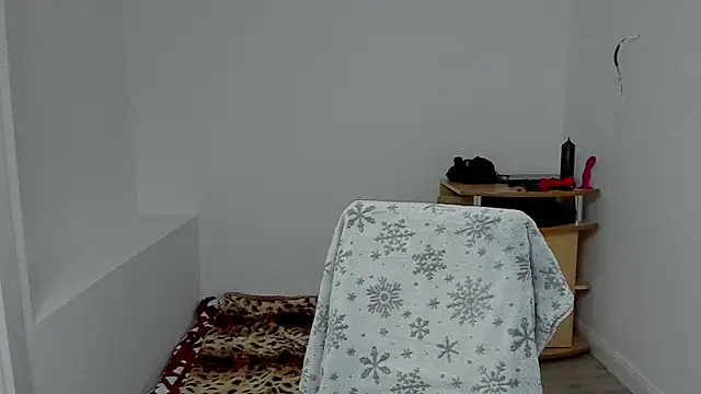 Snapshot of sexxymuscles4u chatting on December 12, 12:44 pm sexxymuscles4u online show from December 12, 12:44 pm