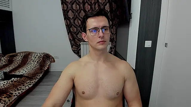 Snapshot of sexxymuscles4u chatting on February 3, 1:30 pm sexxymuscles4u online show from February 3, 1:30 pm