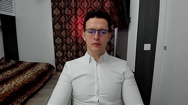 Snapshot of sexxymuscles4u chatting on March 10, 8:59 am sexxymuscles4u online show from March 10, 8:59 am