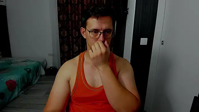 Snapshot of sexxymuscles4u chatting on September 13, 9:53 am sexxymuscles4u online show from September 13, 9:53 am