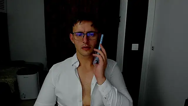 Snapshot of sexxymuscles4u chatting on November 14, 12:04 pm sexxymuscles4u online show from November 14, 12:04 pm