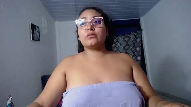 Snapshot of sirena_15 chatting on September 19, 5:09 am sirena 15 online show from September 19, 5:09 am