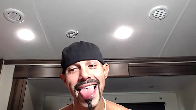 ThickD2C online show from December 1, 8:14 pm