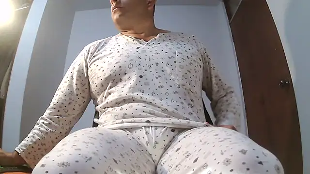 chicoguapo8 online show from November 27, 12:07 pm