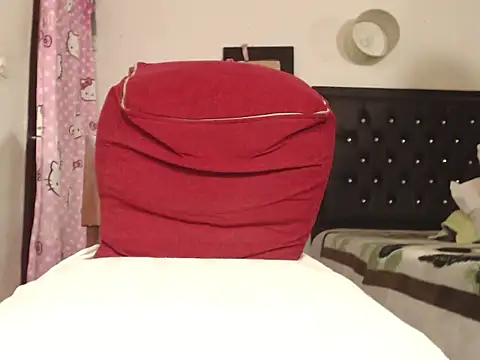 Estefani 32 online show from February 7, 7:27 pm